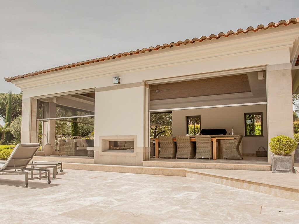 Which pergolas are best for restaurants and bars?