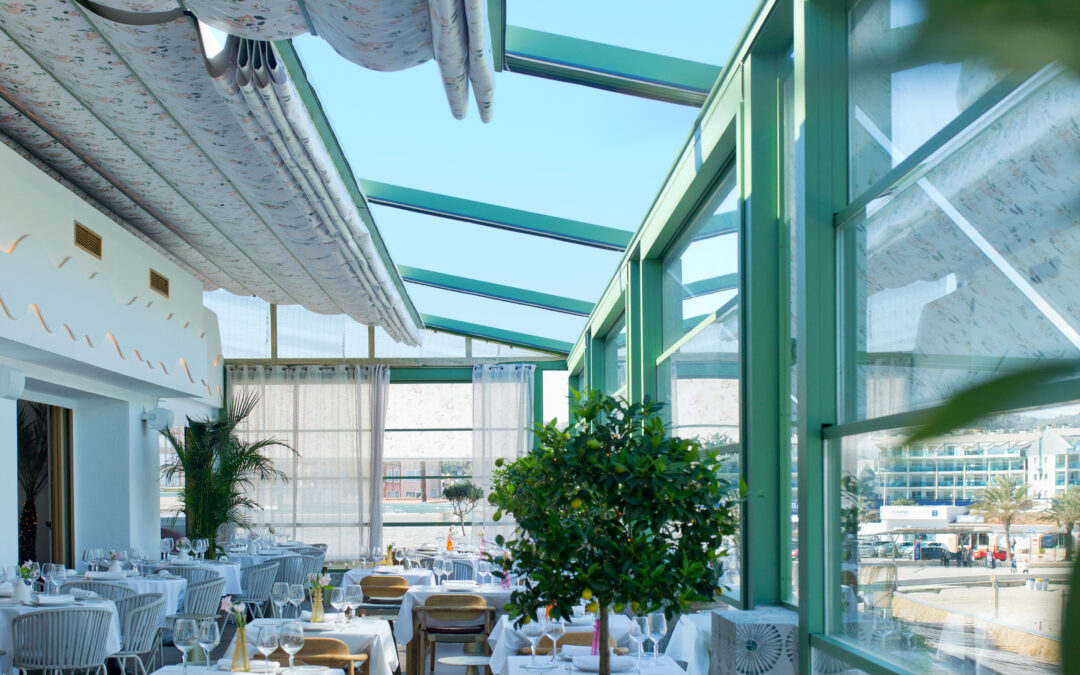 Cómo protegimos la terraza de un restaurante en primera línea de mar en Jávea